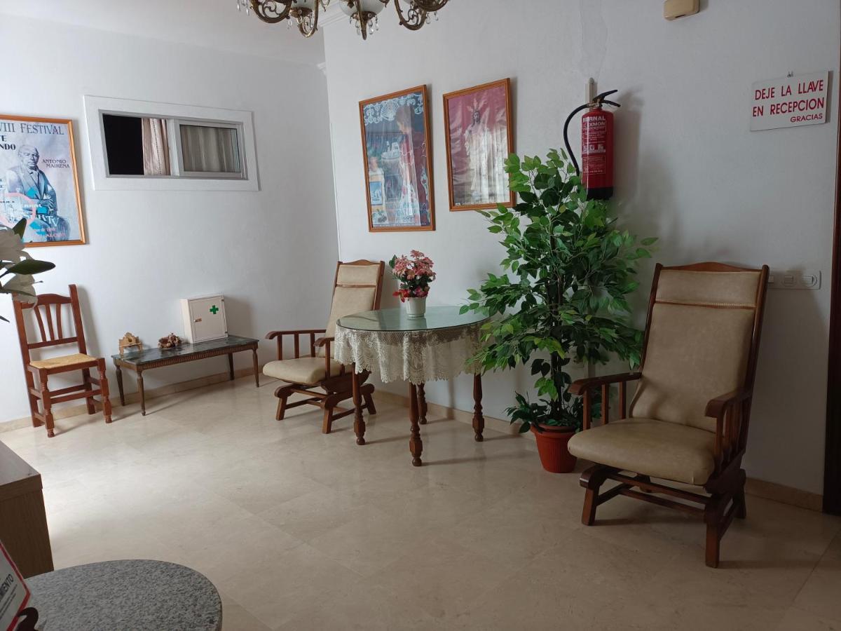 Pension Larra Майрена-дель-Алькор Екстер'єр фото