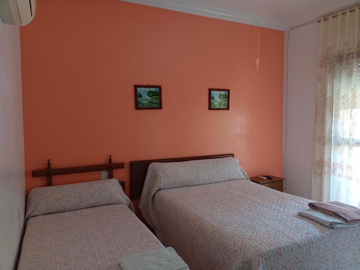 Pension Larra Майрена-дель-Алькор Екстер'єр фото