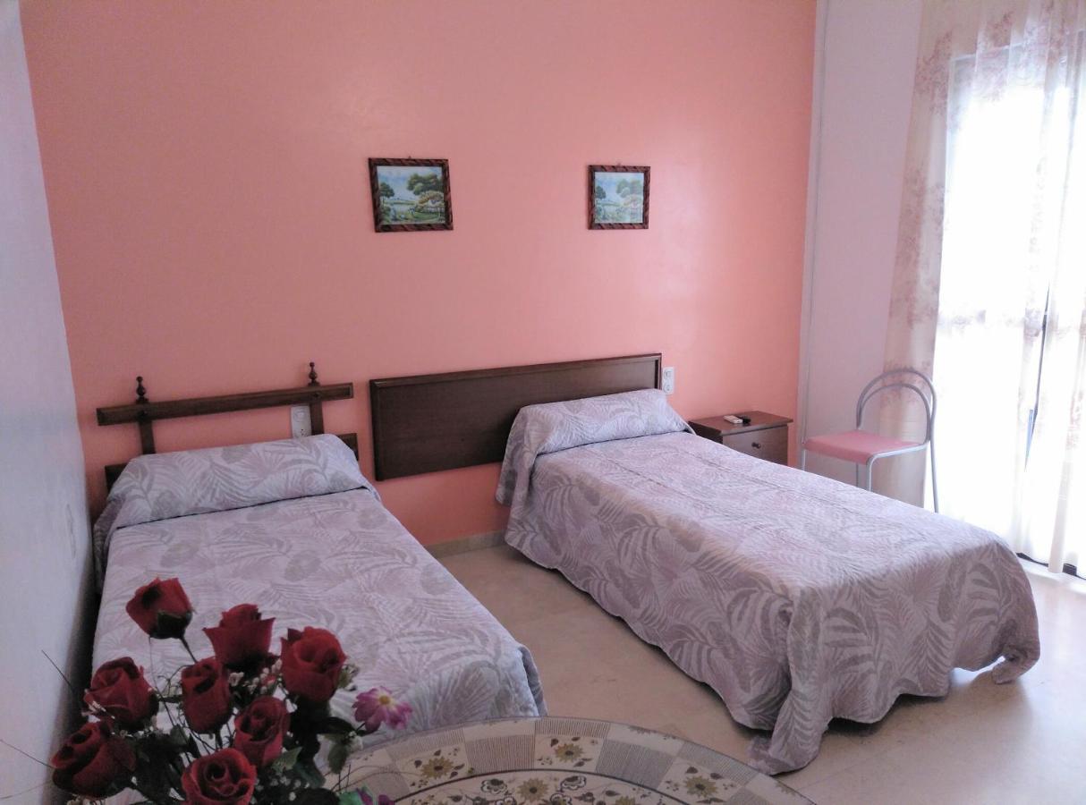 Pension Larra Майрена-дель-Алькор Екстер'єр фото